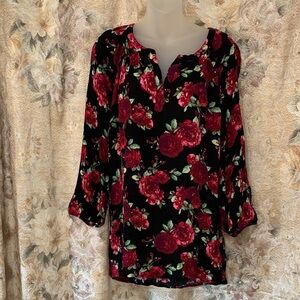 Like New The Pioneer Woman Black and Red Floral Blouse.